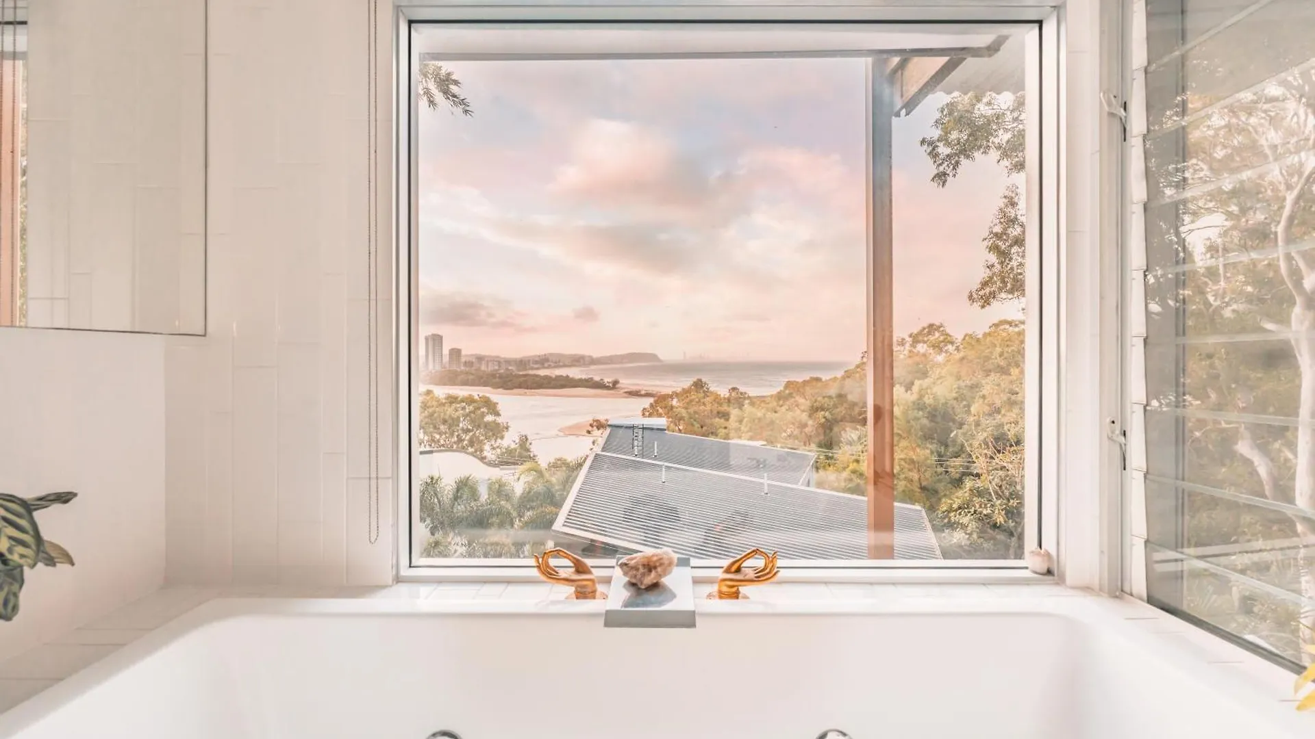Villa The Currumbin Treehouse - Sauna Icebath Floattank Pool Gold Coast